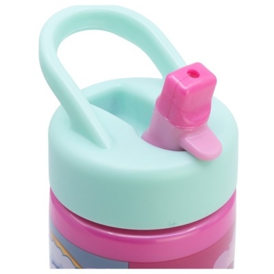Garrafa de plástico rosa com tampa azul clara e bocal rosado