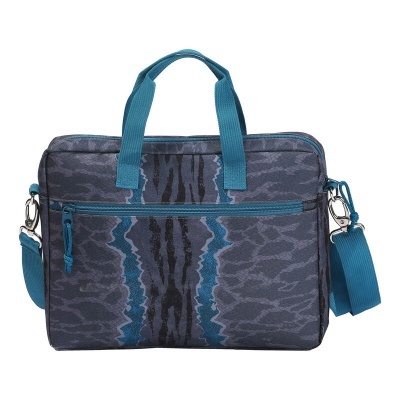 Pasta azul e cinza com padrão abstrato e alças em tecido azul