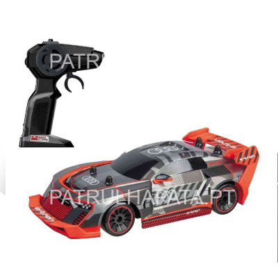 Carro de corrida telecomandado cinzento e vermelho com comando preto