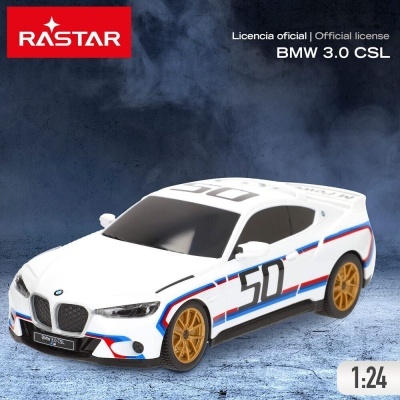 Modelo reduzido de carro BMW 3.0 CSL branco com detalhes coloridos e jantes douradas