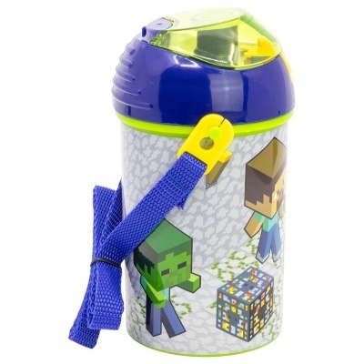 Garrafa plástica com personagens pixelados como no jogo Minecraft
