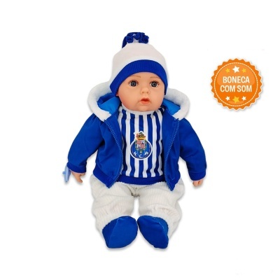 Boneca com roupa azul e branca e touca, com emblema do FC Porto