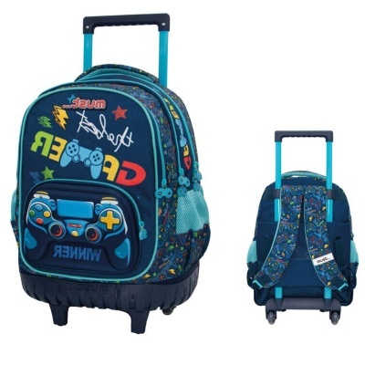 Mochila de rodinhas azul com padrão de videojogos e bolso frontal em forma de comando
