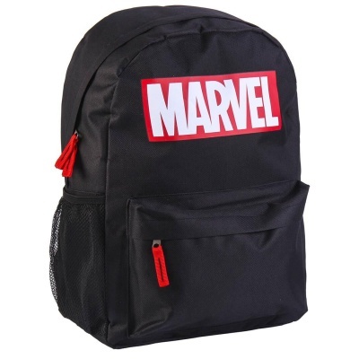 Mochila preta com logo Marvel em branco e vermelho
