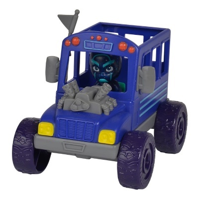 Veículo de brinquedo azul com figura mascarada e motor cinzento exposto