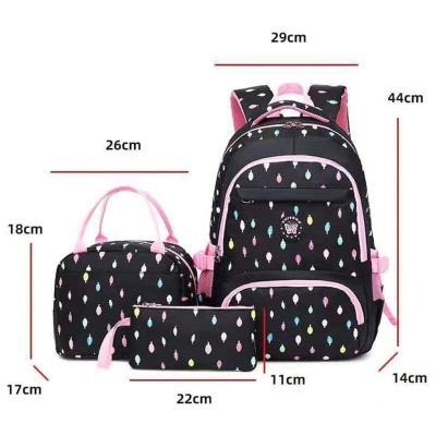 Conjunto de mochila preta com padrão de gotas coloridas e detalhes em rosa com bolsa de mão e estojo