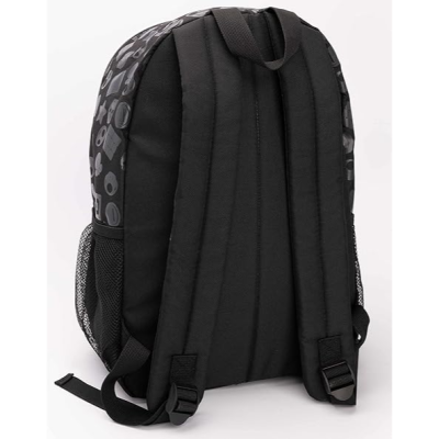 Mochila preta com alças acolchoadas e padrão cinza nas laterais vista de costas