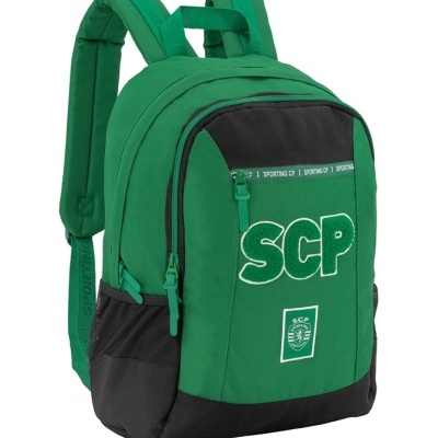 Mochila verde e preta com letras SCP e logo do Sporting CP