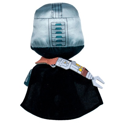 Pelúcia com capa preta e capa de cabeça cinzenta com detalhes gráficos