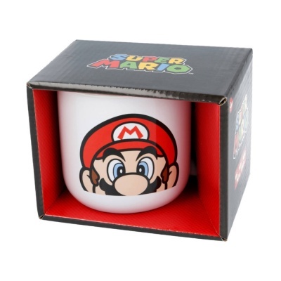Caneca branca com rosto do Mario em caixa preto e vermelho
