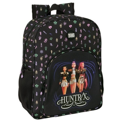 Mochila preta com personagens animadas femininas e texto HUNTRA e KPOP DEMON HUNTERS