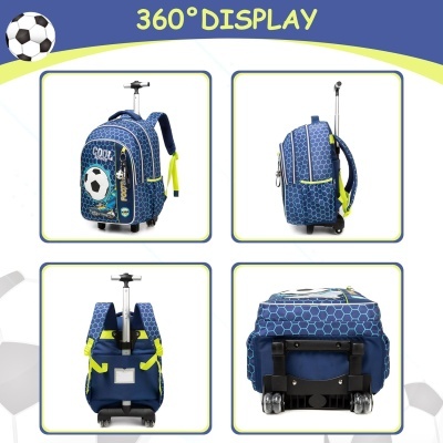 Mochila escolar azul com padrão hexagonal e tema de futebol vista de vários ângulos.