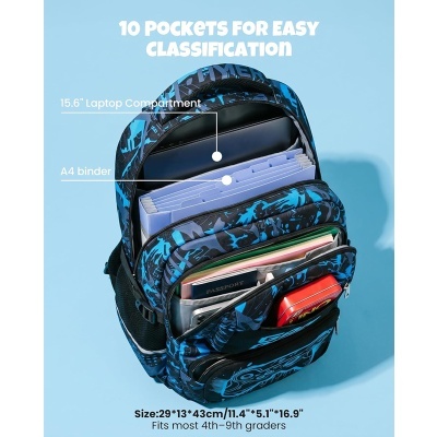 Mochila azul e preta com vários bolsos e itens organizados no interior.