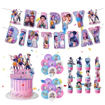 Decoração de aniversário com letras, balões, bolo e toppers de cupcakes com personagens animados