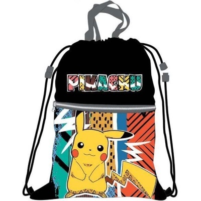 Mochila saco preta com estampa colorida de Pikachu e texto PIKACHU