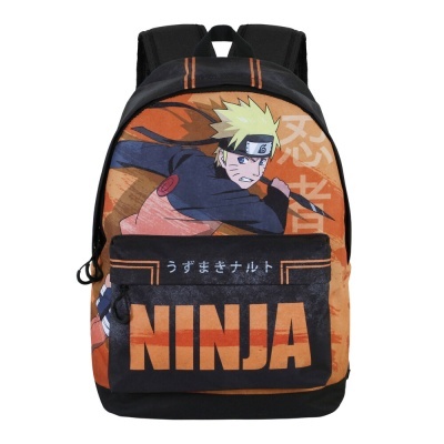 Mochila preta e laranja com estampa de personagem de anime e texto NINJA