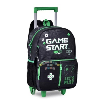 mochila escolar preta com detalhes verdes e carrinho