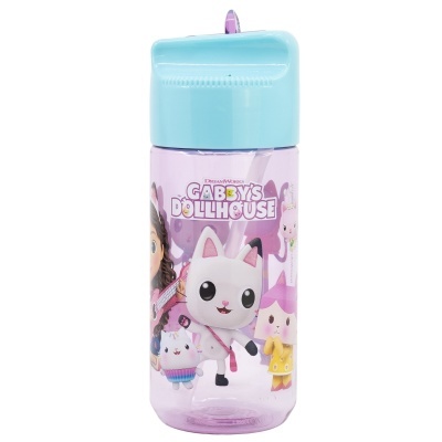 Garrafa rosa translúcido com tampa azul claro e personagens animadas de Gabby's Dollhouse