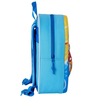 Mochila azul de perfil com fecho e alças ajustáveis