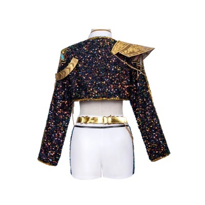 Casaco curto brilhante multicolorido com detalhes dourados em manequim