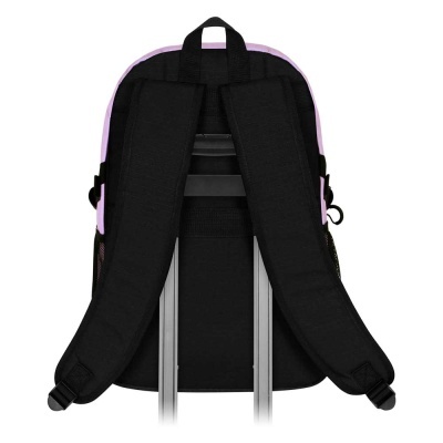 Mochila preta e lilás vista de costas com alças acolchoadas e fixação para carrinho