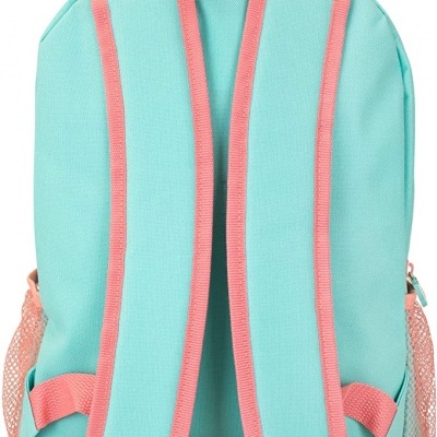 Mochila azul claro com alças cor coral e bolsos em rede cor coral