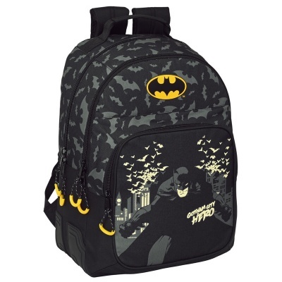 Mochila preta com imagem do Batman e logo amarelo e preto.