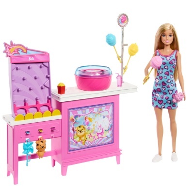 Boneca Barbie com vestido estampado e carrinho de algodão doce cor-de-rosa