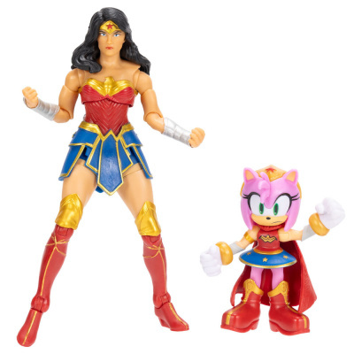 Figuras de ação de Wonder Woman e personagem rosa com capa vermelha