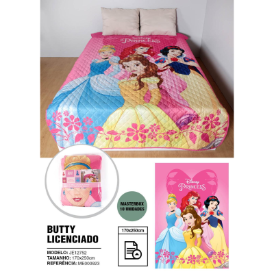 Colcha infantil Disney Princess rosa com personagens e flores em quarto simples.