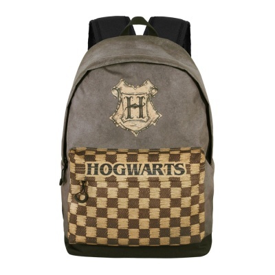 Mochila cinzenta com bolso xadrez castanho e bege e símbolo Hogwarts