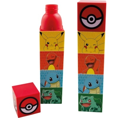 Garrafa vermelha com caixa e cubos coloridos de Pokémon Pikachu, Charmander, Squirtle e Bulbasaur