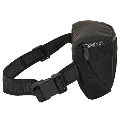 Bolsa preta tipo pochete com alça ajustável e texto MARVEL