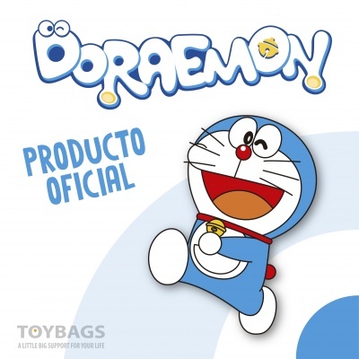 Logotipo Doraemon com texto 'PRODUCTO OFICIAL' e personagem Doraemon sorridente