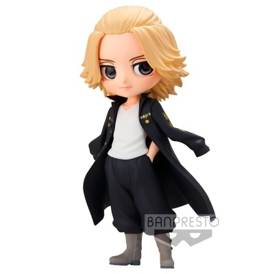 Figura colecionável de personagem com casaco preto e cabelo loiro