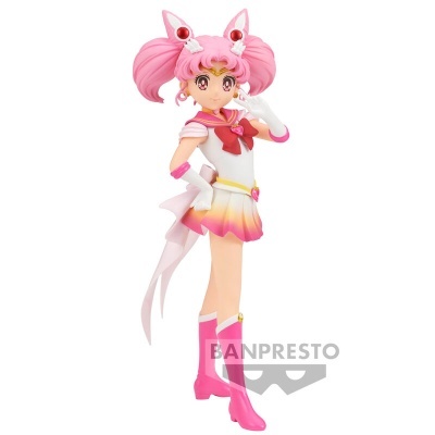 Figura anime feminina com cabelo rosa e uniforme escolar colorido