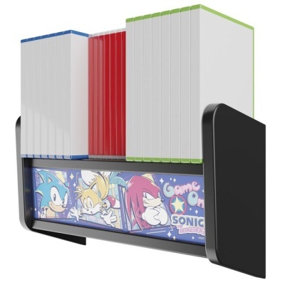 Suporte para videojogos com caixas e imagem do Sonic the Hedgehog