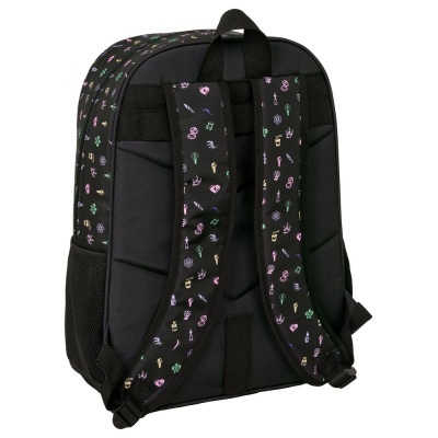 Mochila preta com alças decoradas e laterais em malha