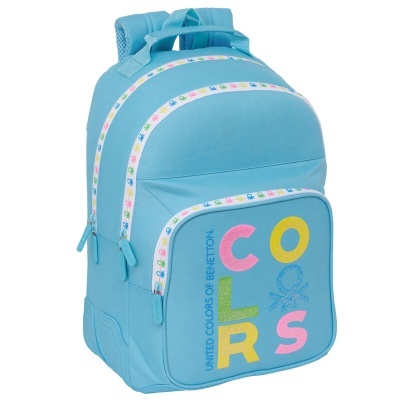 Mochila azul clara com letras coloridas e detalhes decorativos coloridos