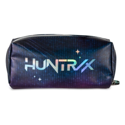 Estojo azul e roxo com logótipo holográfico HUNTR/X