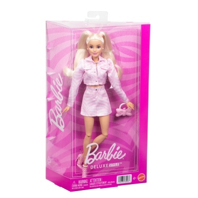 Boneca Barbie Deluxe Style com roupa rosa em embalagem rosa