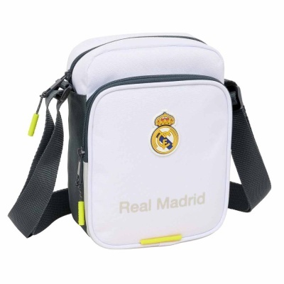 Mala de ombro branca e preta com logo do Real Madrid e texto Real Madrid