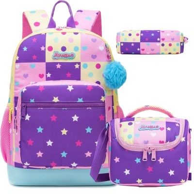 Conjunto de mochila, estojo e bolsa térmica coloridos com padrões de estrelas e corações