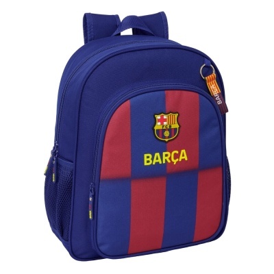 Mochila azul com riscas vermelhas e azuis, logo do FC Barcelona e texto BARÇA