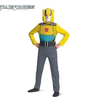 Criança com fato dos Transformers amarelo e cinzento com máscara e símbolo vermelho