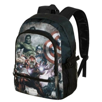 mochila preta com personagens Avengers Marvel impressos na frente