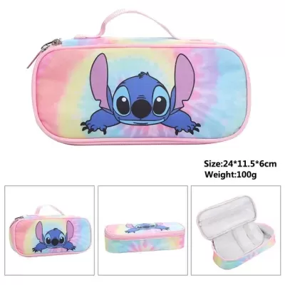 Estojo tie-dye pastel com imagem do Stitch e alça rosa