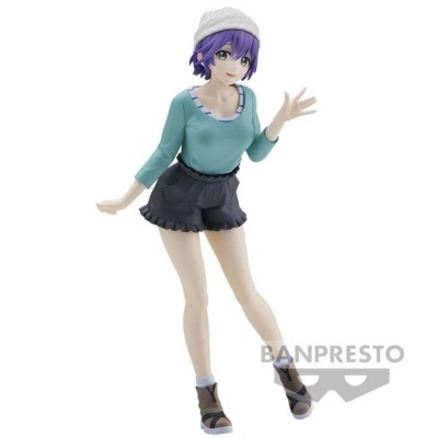Figura colecionável feminina cabelo roxo roupa casual touca branca saia preta