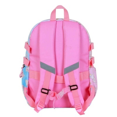 Mochila rosa com tiras acolchoadas e padrão colorido nas laterais