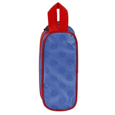 Estojo escolar triangular azul com padrão repetido e pega vermelha